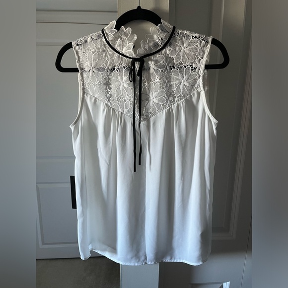 Marciano | Eva Sleeveless Floral Victorian Top | Size Medium NWT - Picture 2 of 7